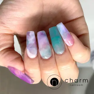 ネイル ネイルルーム チャームのネイルデザイン