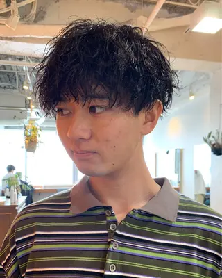ショート パーマ メンズ グランジヘア 無造作ヘアHYUGAのヘアスタイル