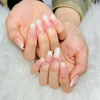 ネイル ChezEspoir 佐藤のネイルデザイン