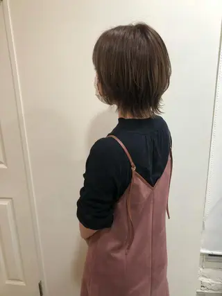 ショート カラー MIOベージュカラー 柔らかいカラーのヘアスタイル