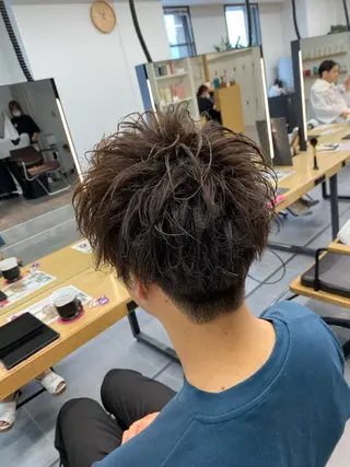 ミディアム パーマ メンズ 鍋島 拓真のヘアスタイル