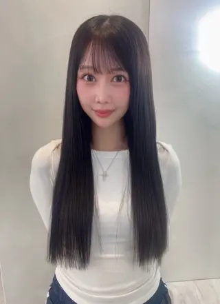 ロング 艶髪×透明感カラー りこのヘアスタイル