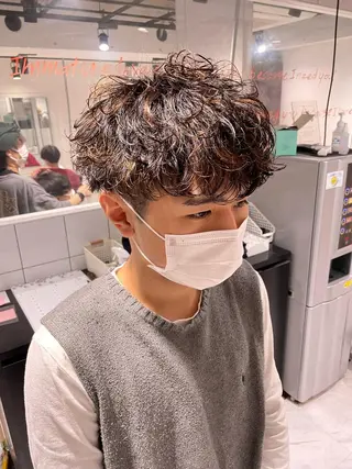 ショート カラー パーマ ヘアアレンジ メンズ アイブロウ スパイキー/フェザー /波巻き/かいとのヘアスタイル