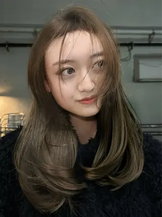 セミロング カラー 🪽デザインカラー/ ブリーチ/陽向🪽のヘアスタイル