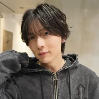 ミディアム パーマ メンズ 岡田大志🇰🇷 中/韓メンズヘアのヘアスタイル