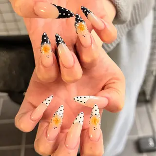 セミロング 小川 柚香のネイルデザイン