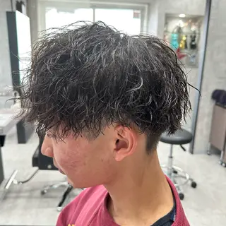 ショート パーマ メンズ ユウ🪄 パーマ指名No1のヘアスタイル
