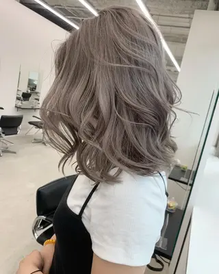 ロング カラー 齋藤 梨乃のヘアスタイル