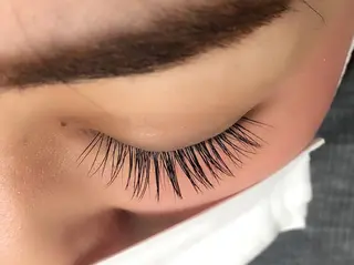 マツエク・マツパ 船曳 鈴菜のヘアスタイル