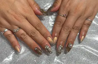 ネイル VIERU 🌈🎀💖のネイルデザイン