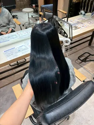 ロング 須藤 梨のヘアスタイル