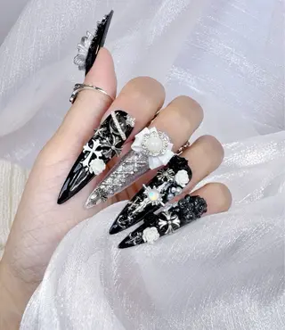 ネイル モモ NAILSのネイルデザイン