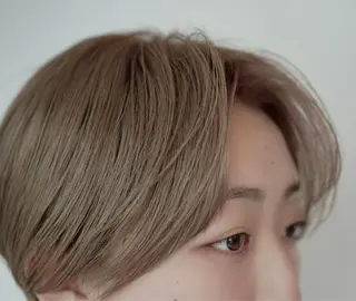 ショート カラー ナガス カズアキのヘアスタイル