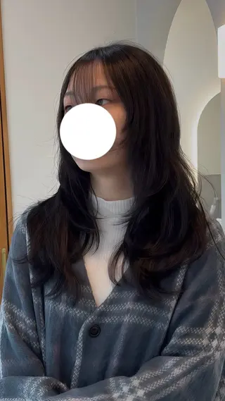 セミロング 韓国🇰🇷レイヤー 似合わせ顔まわりのヘアスタイル