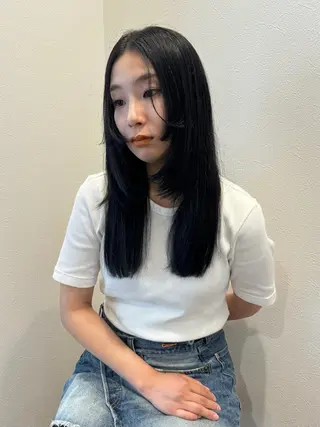セミロング カラー もりしま あやかのヘアスタイル