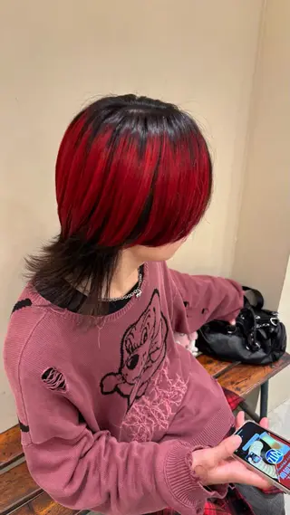 カラー 徳田 萌恵のヘアスタイル