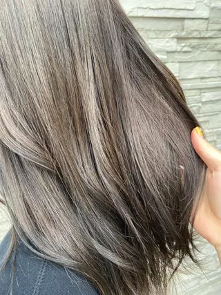 セミロング カラー 透明感カラーブリーチ 🌼シゲモトアヤ🌼のヘアスタイル