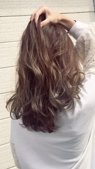 セミロング higashi chiriのヘアスタイル