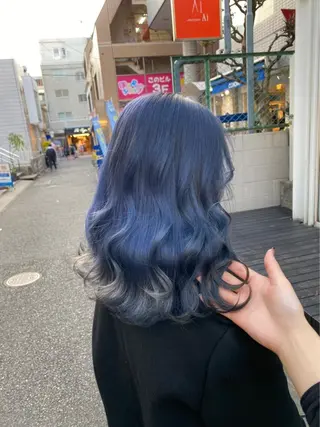 セミロング カラー ヘアアレンジ 🩶【推しハイトーン 】yuzu🩶のヘアスタイル