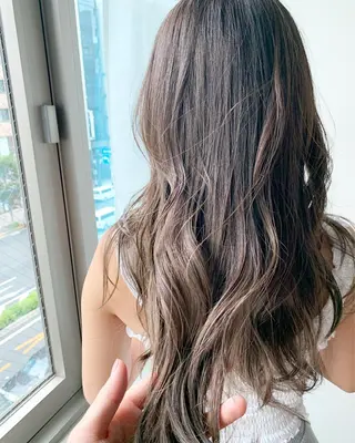 ロング レイヤー専門家 ダブルカラー修のヘアスタイル