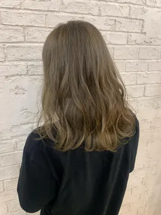 セミロング 🇺🇸ハイライト特 化美容師🇺🇸漆沢のヘアスタイル