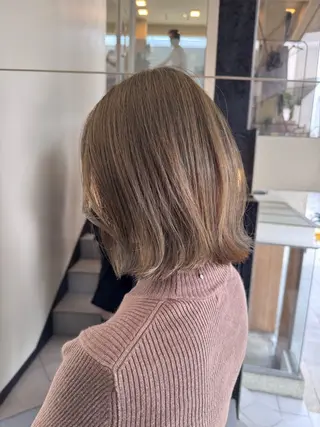 ショート カラー KOHNO ナチュラルデザインのヘアスタイル
