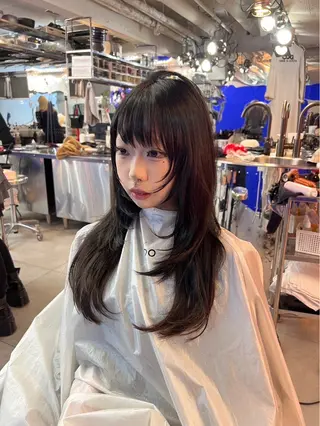 ロング AIRA/ブリーチ ‪/透明感カラーのヘアスタイル
