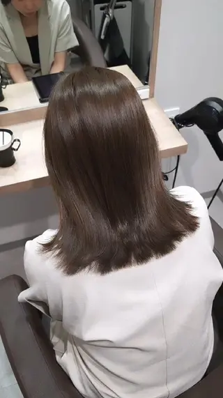 ミディアム カラー 縮毛矯正をしている人 のためのカラーのヘアスタイル