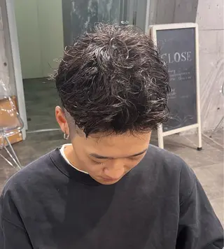 ミディアム パーマ メンズ 横浜駅メンズパーマ師 🌀岩﨑弘成🌀のヘアスタイル