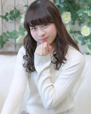 セミロング パーマ 柳澤 興輝のヘアスタイル