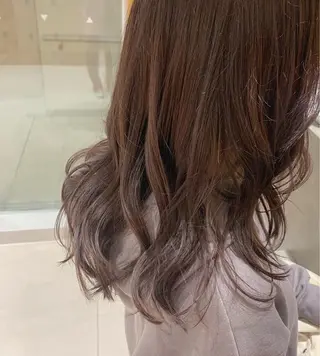 セミロング カラー 下川 由貴のヘアスタイル