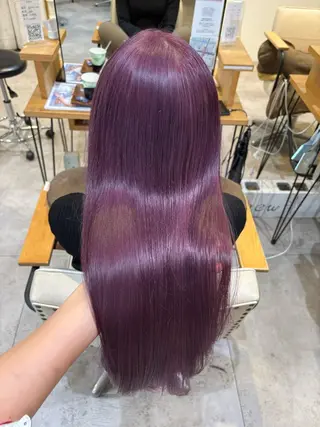 ロング カラー 肌に馴染むハイトーン /ミルクティーカラーのヘアスタイル