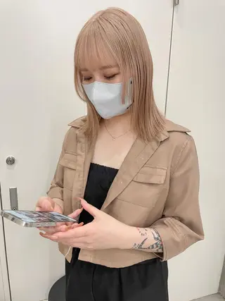 ミディアム カラー レイヤーカット 🪩yurikaのヘアスタイル
