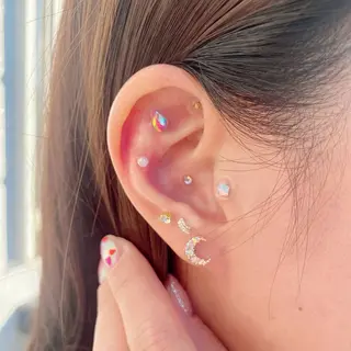 Ｌｉｔ .のネイルデザイン