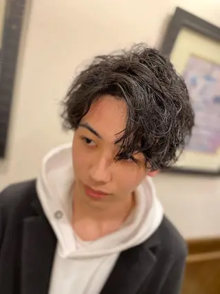 ミディアム 近藤 真のヘアスタイル