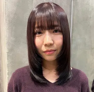 ミディアム レイヤー／デザイン カット／ヒナノのヘアスタイル