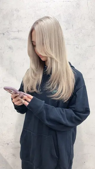 ロング カラー ハイトーン/レイヤー 💜Akaneのヘアスタイル