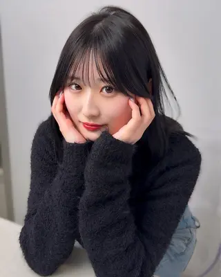 セミロング 中顔面短縮 顔まわり新田大翔のヘアスタイル