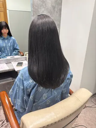 セミロング MIHO 海外風レイヤーのヘアスタイル