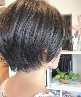 ショート カラー 谷口ゆめ/縮毛矯正/ 大人女子/眉ワックスのヘアスタイル