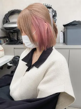 ミディアム カラー ハイトーン×レイヤー カットTAKUMIのヘアスタイル
