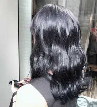 カラー 高岡 杏実のヘアスタイル