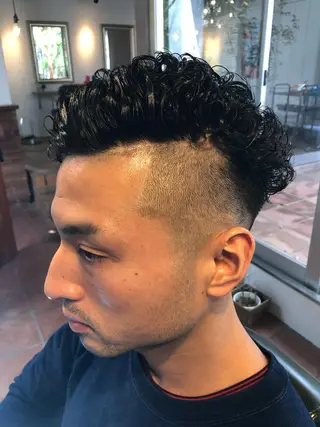 ミディアム パーマ メンズ 冨士川 英樹のヘアスタイル