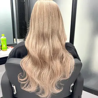 ロング カラー シールエクステ特化 ハイトーン、NANAのヘアスタイル