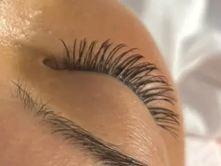 マツエク・マツパ LEDマツエク LeaLeaのマツエク・マツパデザイン