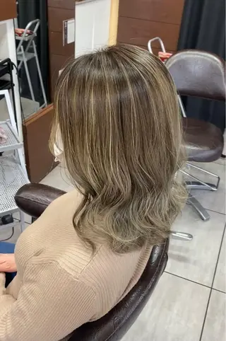 ミディアム カラー ヘアアレンジ 川上 麻梨阿のヘアスタイル