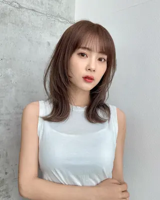 ミディアム カラー 似合わせ/小顔/ 韓国✨KAITOのヘアスタイル
