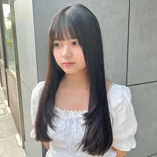 ロング 山口 愛結のヘアスタイル