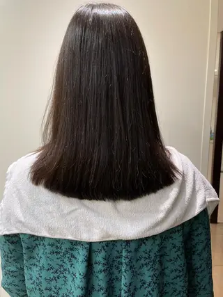 セミロング 髪質改善✨美髪矯正✨ KAREN🍓のヘアスタイル