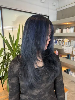 セミロング 暖色カラー得意🔥 栗俣嵐のヘアスタイル